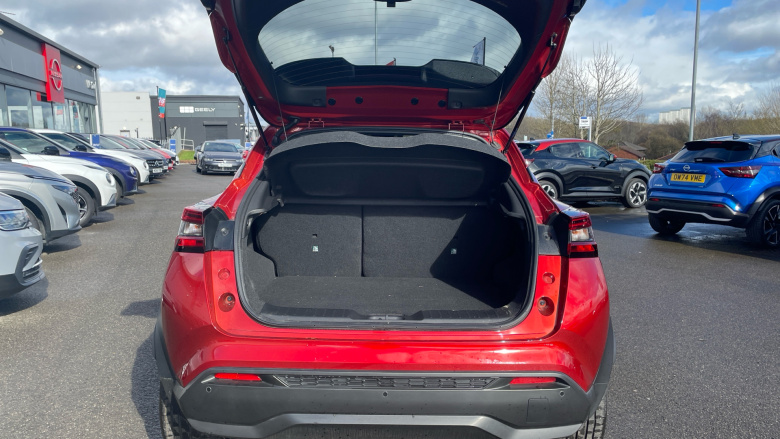 Nissan Juke 1.0 DiG-T Tekna 5dr DCT Petrol Hatchback